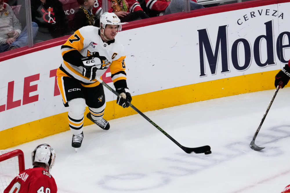 Penguins score 4 goals in first to overpower ‘Hawks
